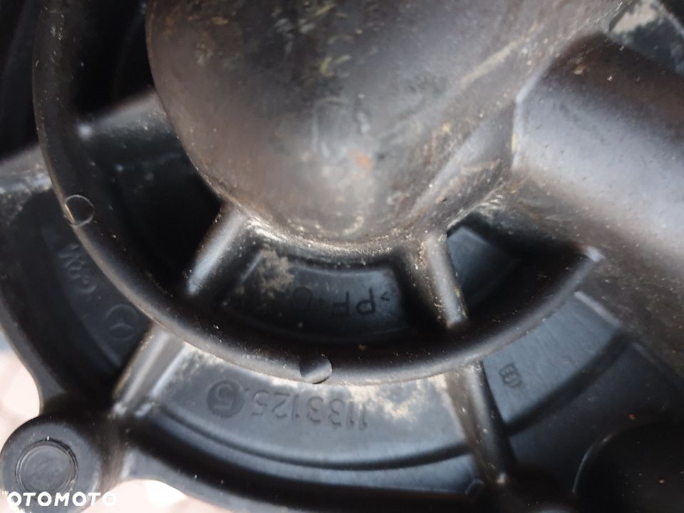 Mercedes W447 2,2 pompa wody A6512006301 - 3