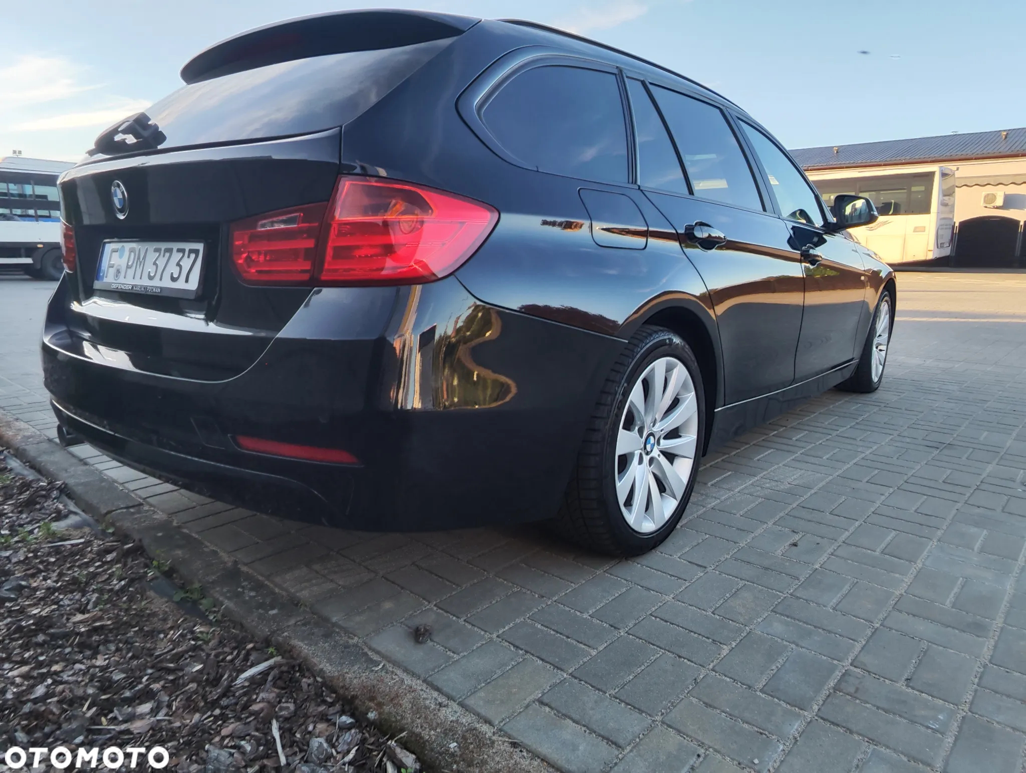 BMW Seria 3 318d Touring - 26
