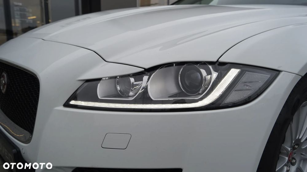 Jaguar XF 2.0 i4D AWD Prestige - 17