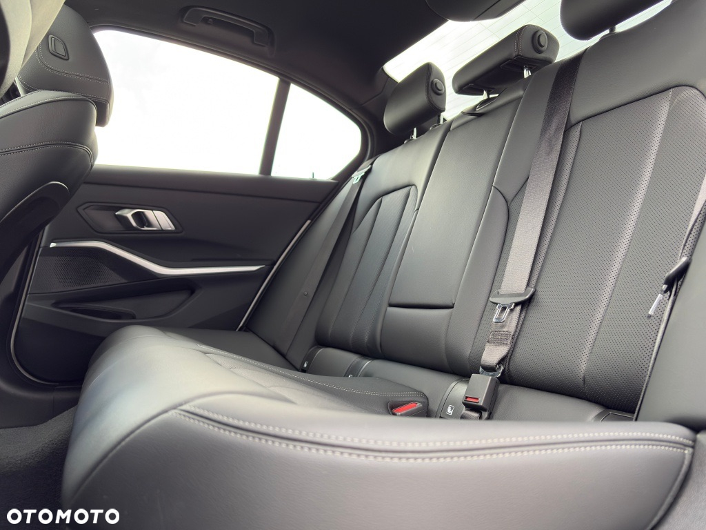 BMW Seria 3 - 19
