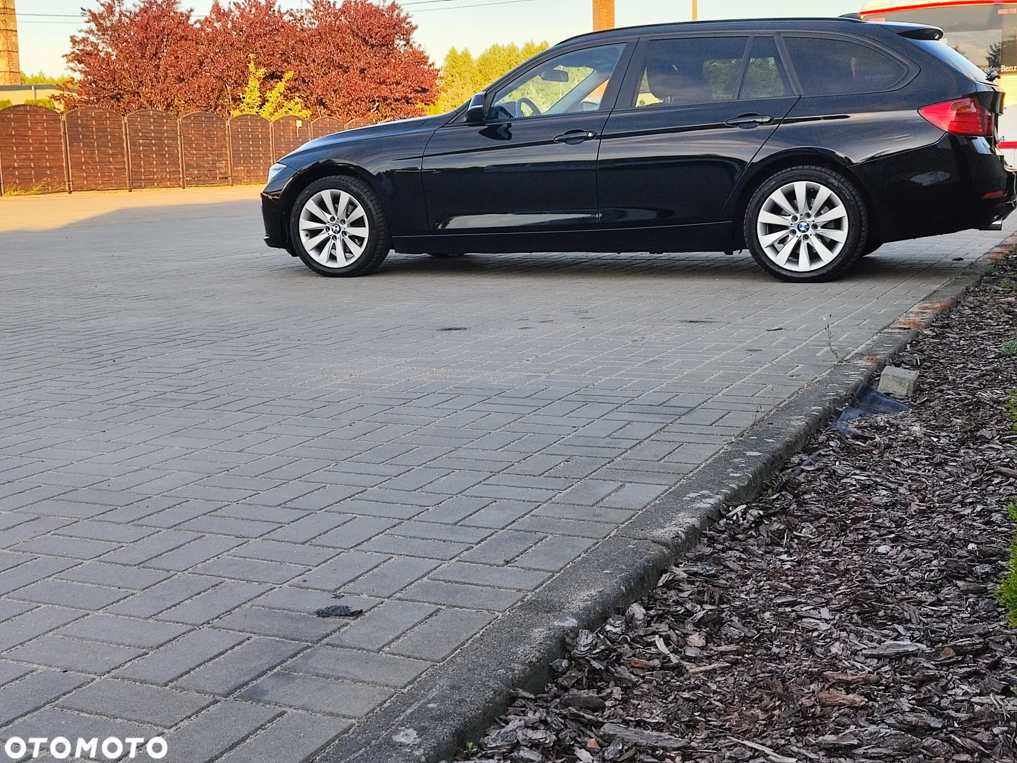 BMW Seria 3 318d Touring - 24
