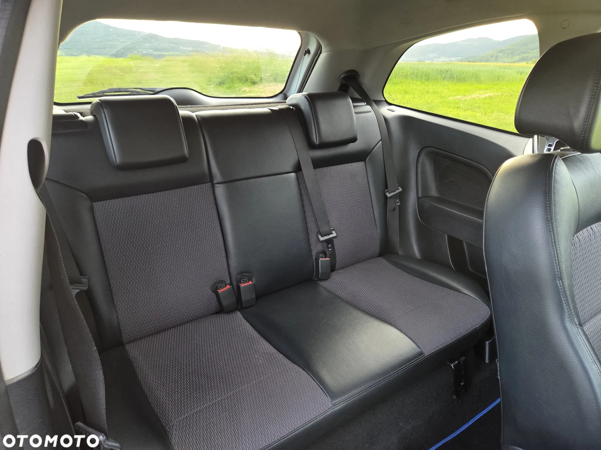 Ford Fiesta 1.6 Trend - 19