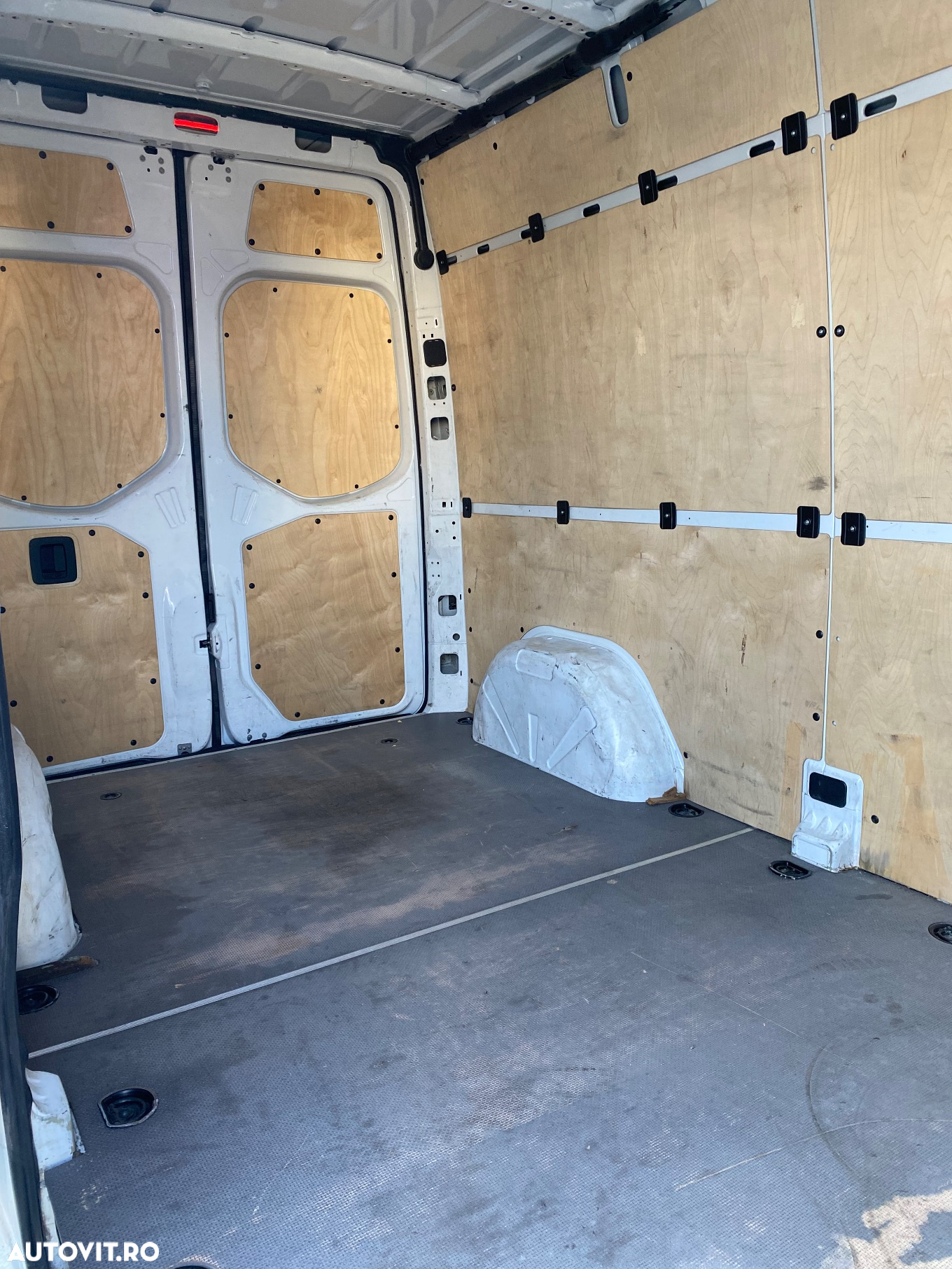Mercedes-Benz Sprinter - 7