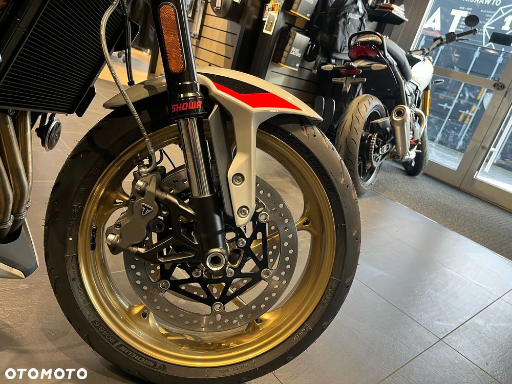Triumph Trident - 23