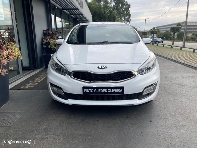 Kia Ceed S Coupé 1.6 CRDi TX Sport - 2