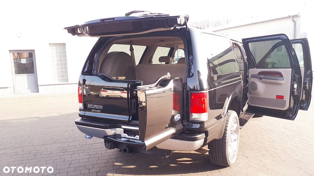 Ford Excursion - 7