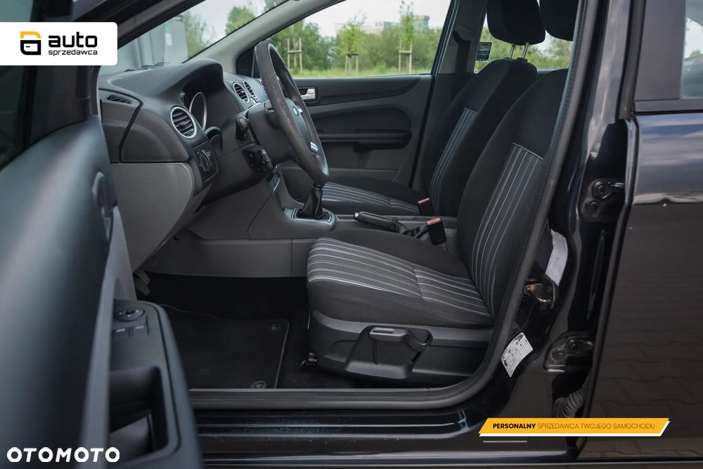 Ford Focus 1.6 Trend - 25