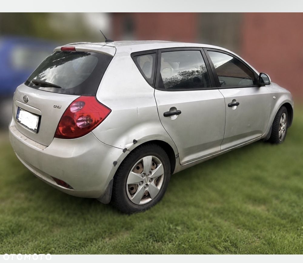 Kia Ceed 1.6 Crdi Comfort - 1