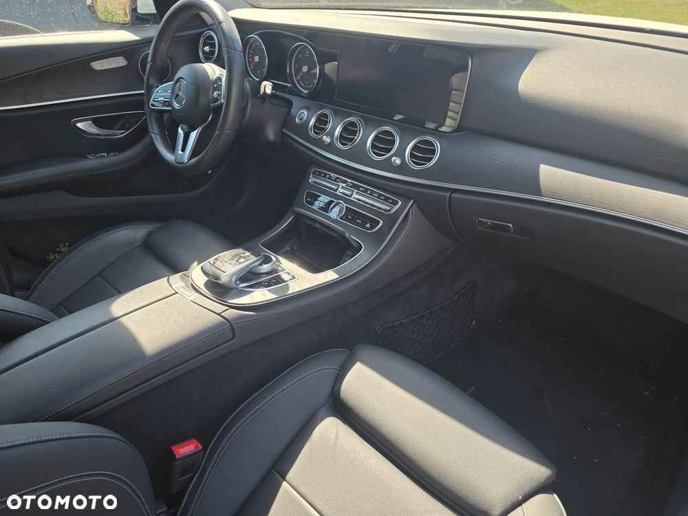 Mercedes-Benz Klasa E 300 de 9G-TRONIC Exclusive - 4