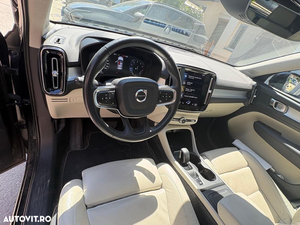 Volvo XC 40 T3 AT8 Momentum Pro - 13