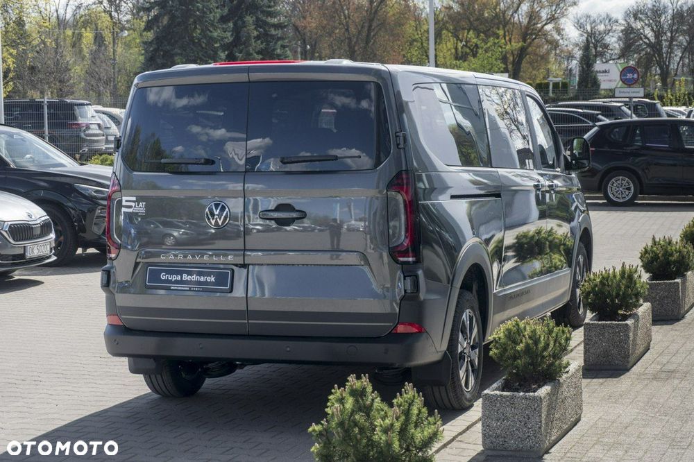 Volkswagen Caravelle - 8
