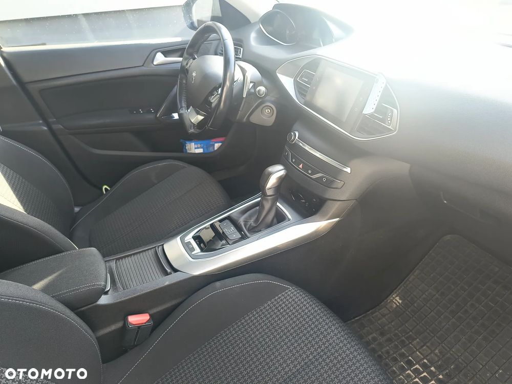 Peugeot 308 BlueHDi FAP 130 EAT6 Stop & Start Allure - 12