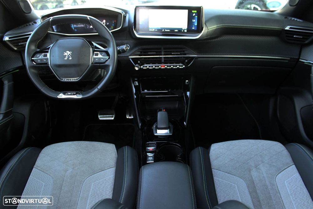 Peugeot e-2008 50 kWh GT - 11