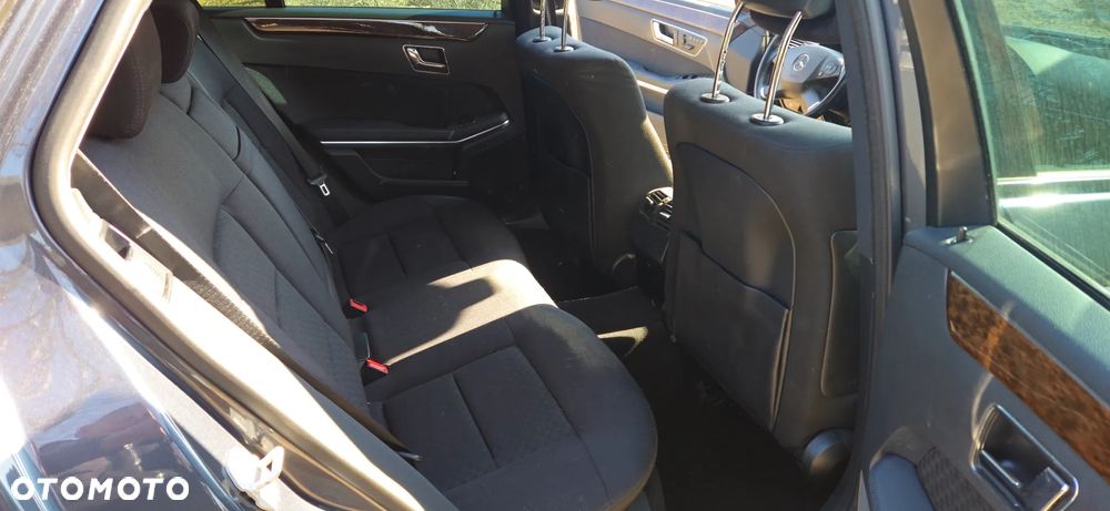 Mercedes-Benz Klasa E 350 CDI DPF 4Matic BlueEFFICIENCY 7G-TRONIC Elegance - 14
