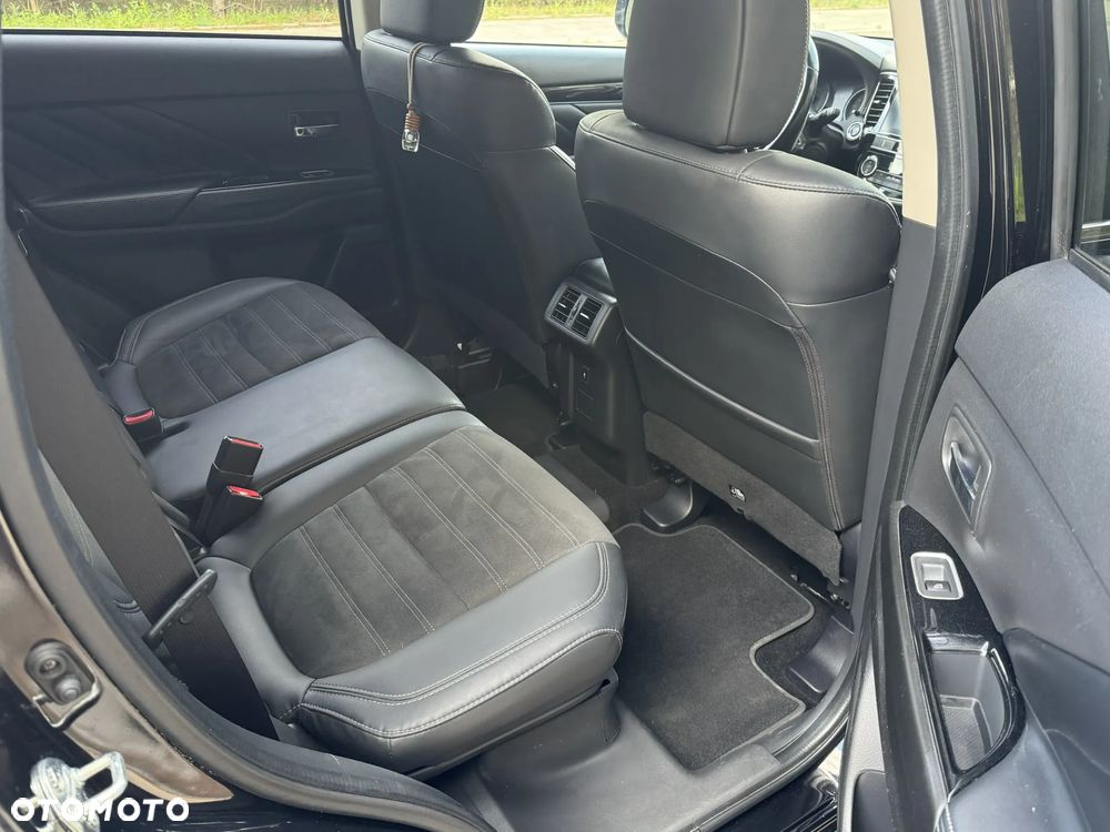 Mitsubishi Outlander 2.4 4WD Diamant+ - 18