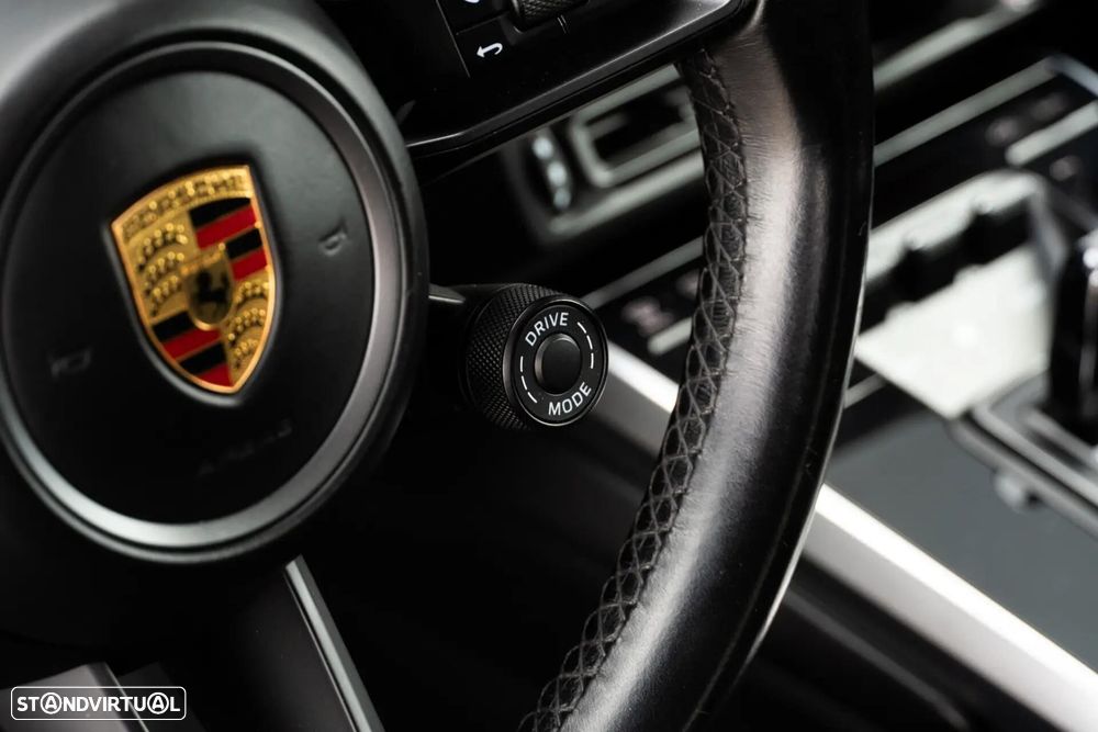 Porsche 911 (992) Carrera 4S PDK - 12