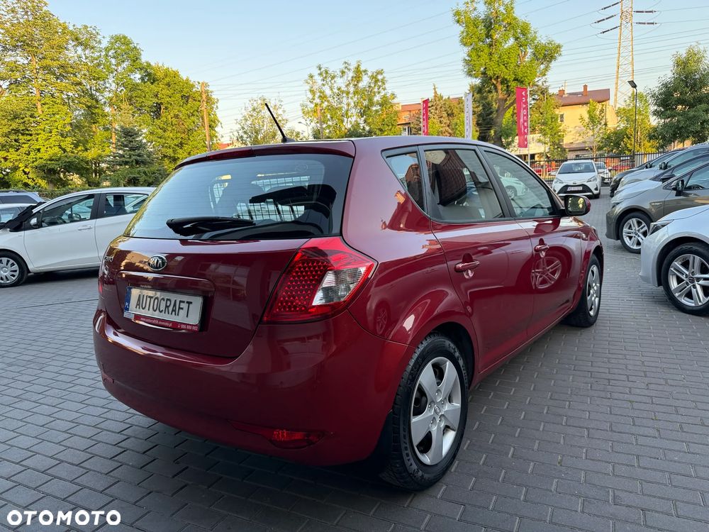 Kia Ceed 1.4 Comfort + - 23