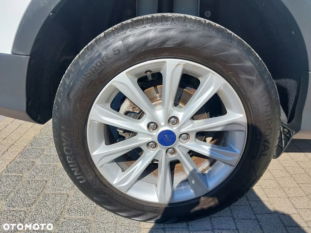 Ford Kuga - 27