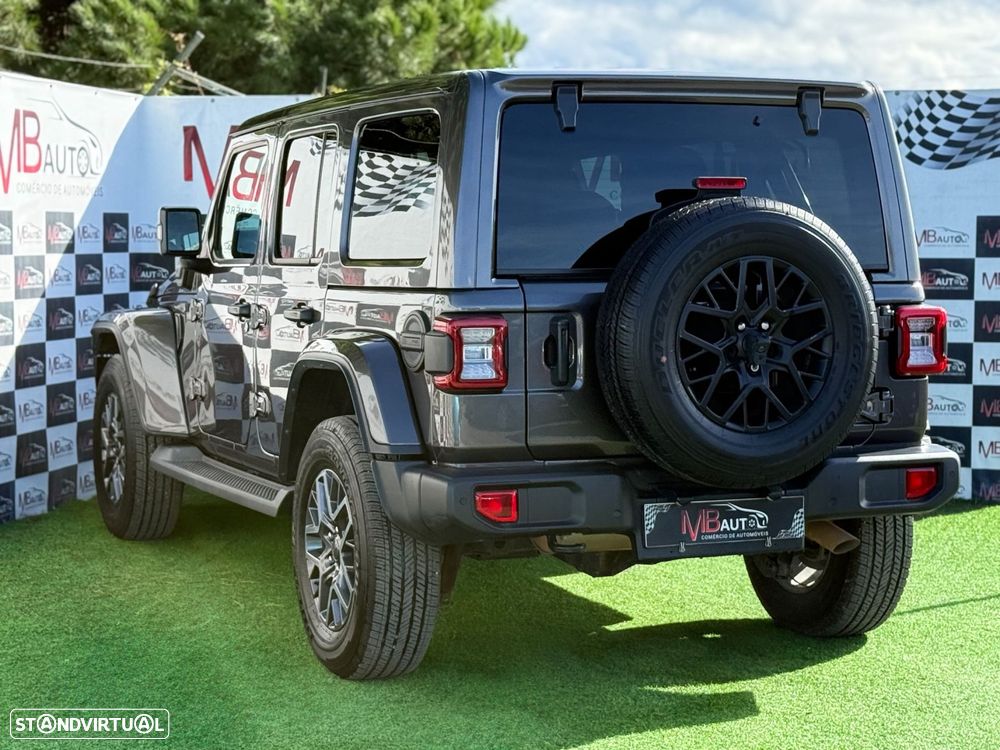 Jeep Wrangler - 11