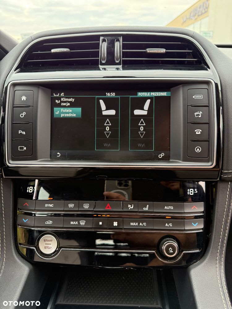 Jaguar F-Pace 2.0 i4D AWD R-Sport - 19