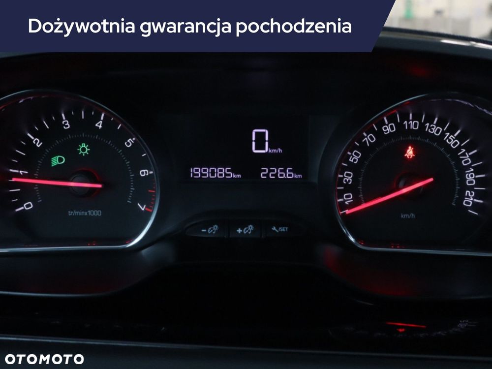 Peugeot 208 - 13