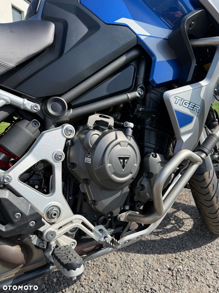 Triumph Tiger - 12