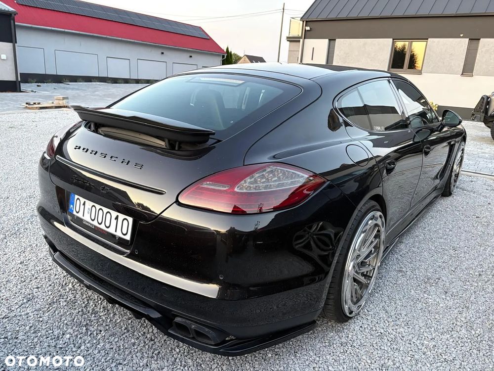 Porsche Panamera 4S - 5