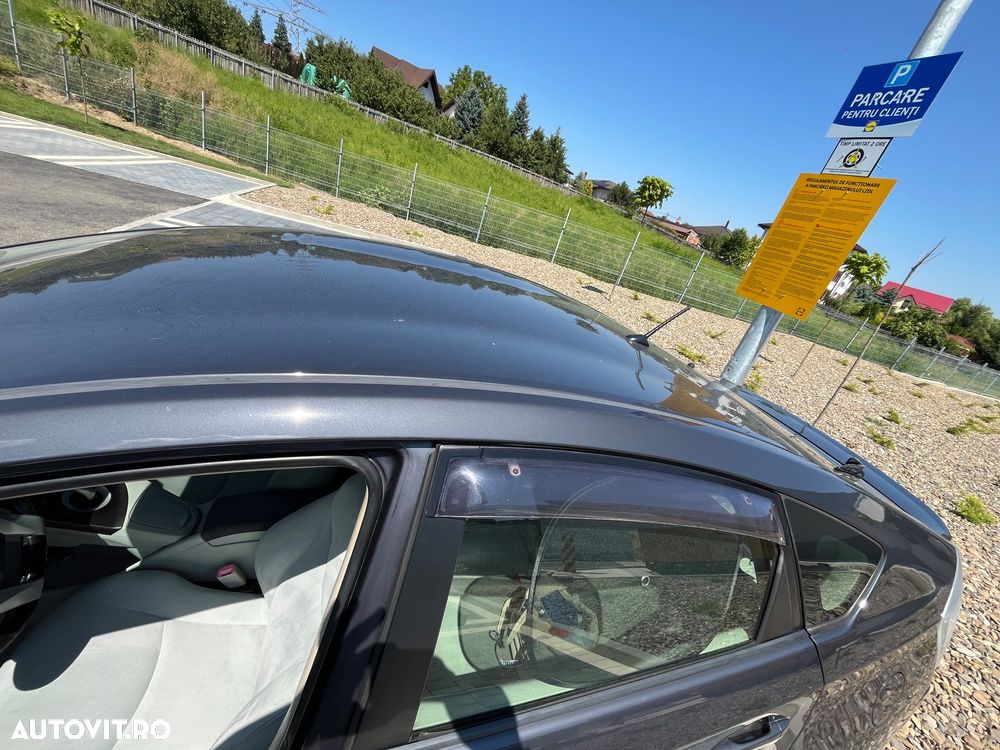 Toyota Prius Luna - 10