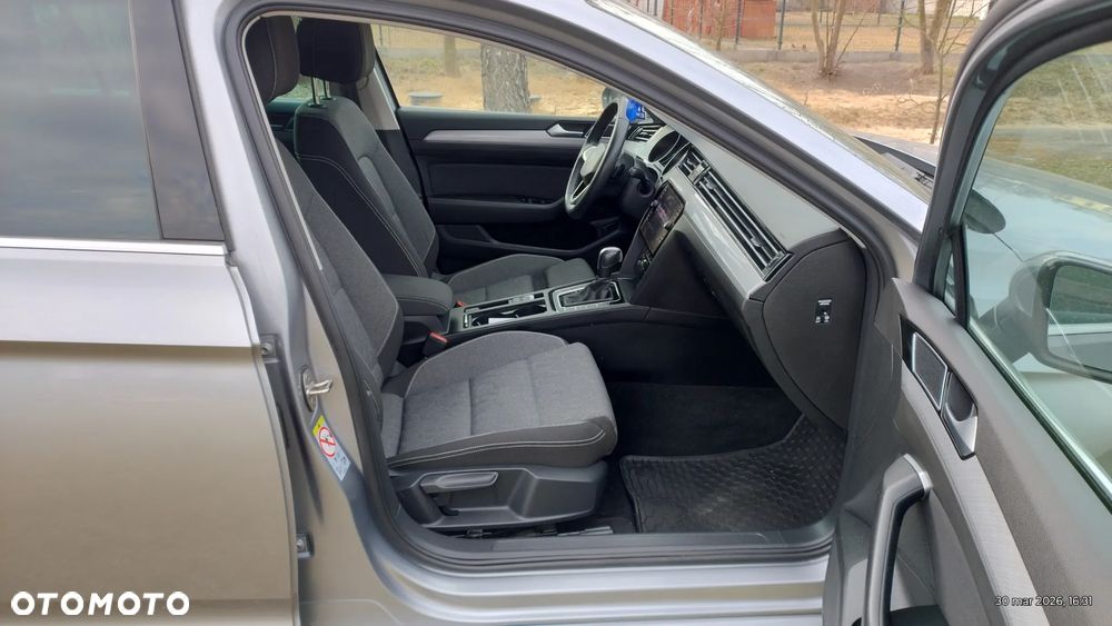 Volkswagen Passat 2.0 TDI Elegance DSG - 13