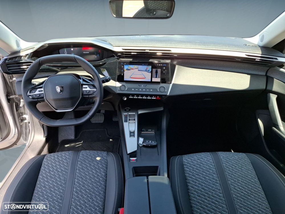 Peugeot 308 SW 1.2 Hybrid Allure e-DCS6 — fotografia 12