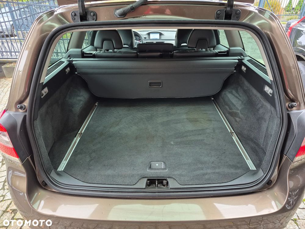 Volvo V70 D4 Geartronic Momentum - 37