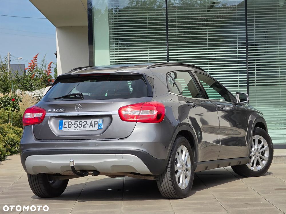 Mercedes-Benz GLA 200 d Activity Edition - 25