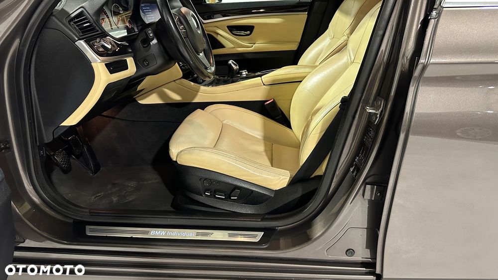 BMW Seria 5 520d - 13