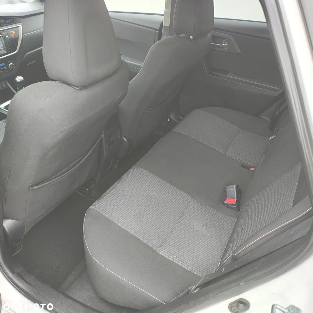 Toyota Auris 2.0 D-4D Premium Comfort - 13