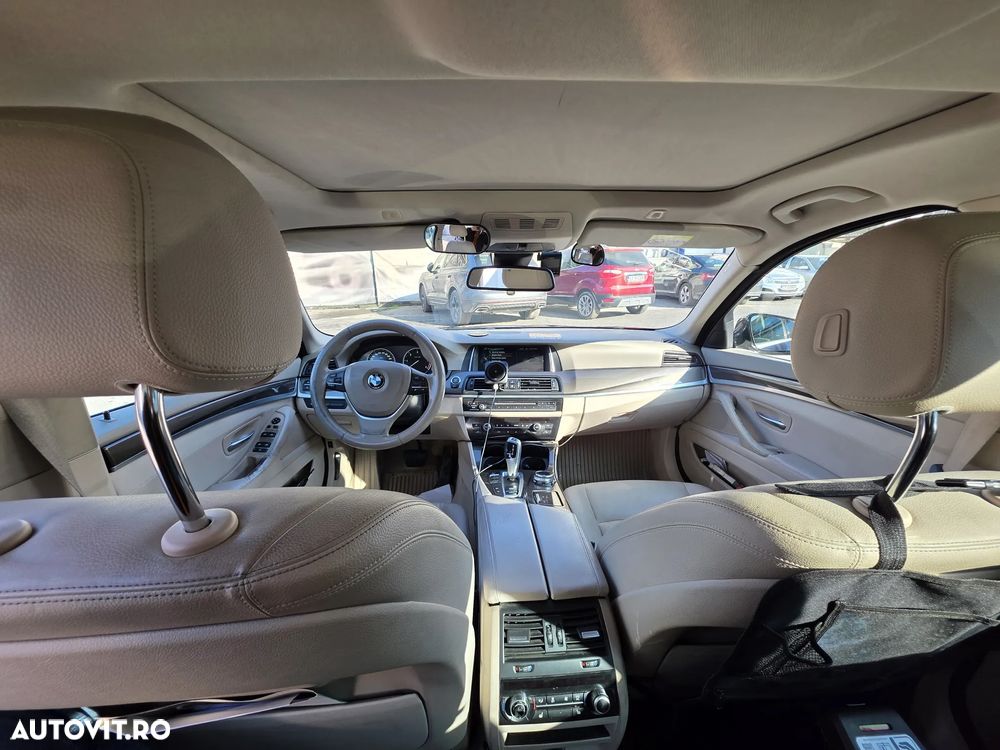 BMW Seria 5 530d xDrive Aut. Modern Line - 27