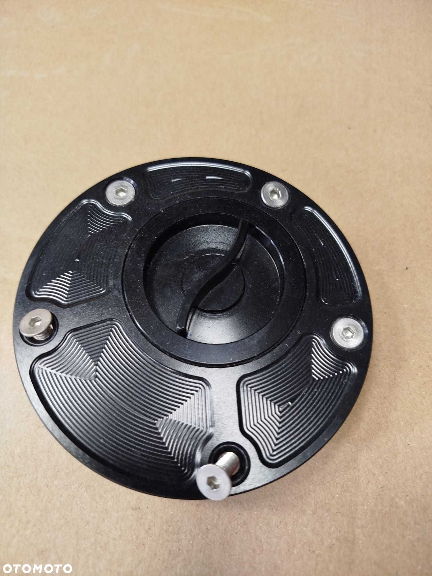 Korek Wlewu Paliwa Akcesoryjny Yamaha Fazer FZ1 FZ8 R1 R6 MT07 MT09 - 1
