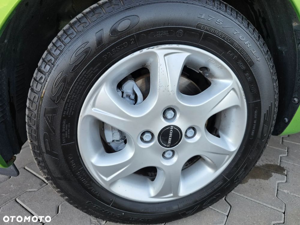 Hyundai i20 1.2 FIFA WM Edition - 11