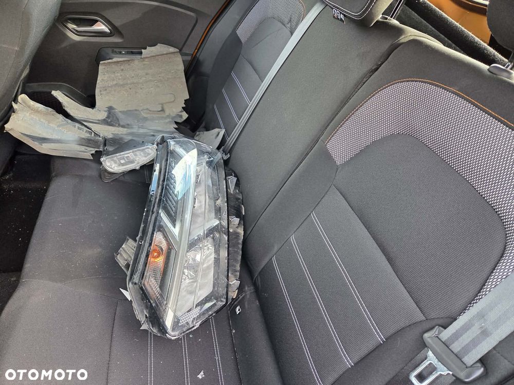 Dacia Sandero Stepway TCe 100 Celebration - 11