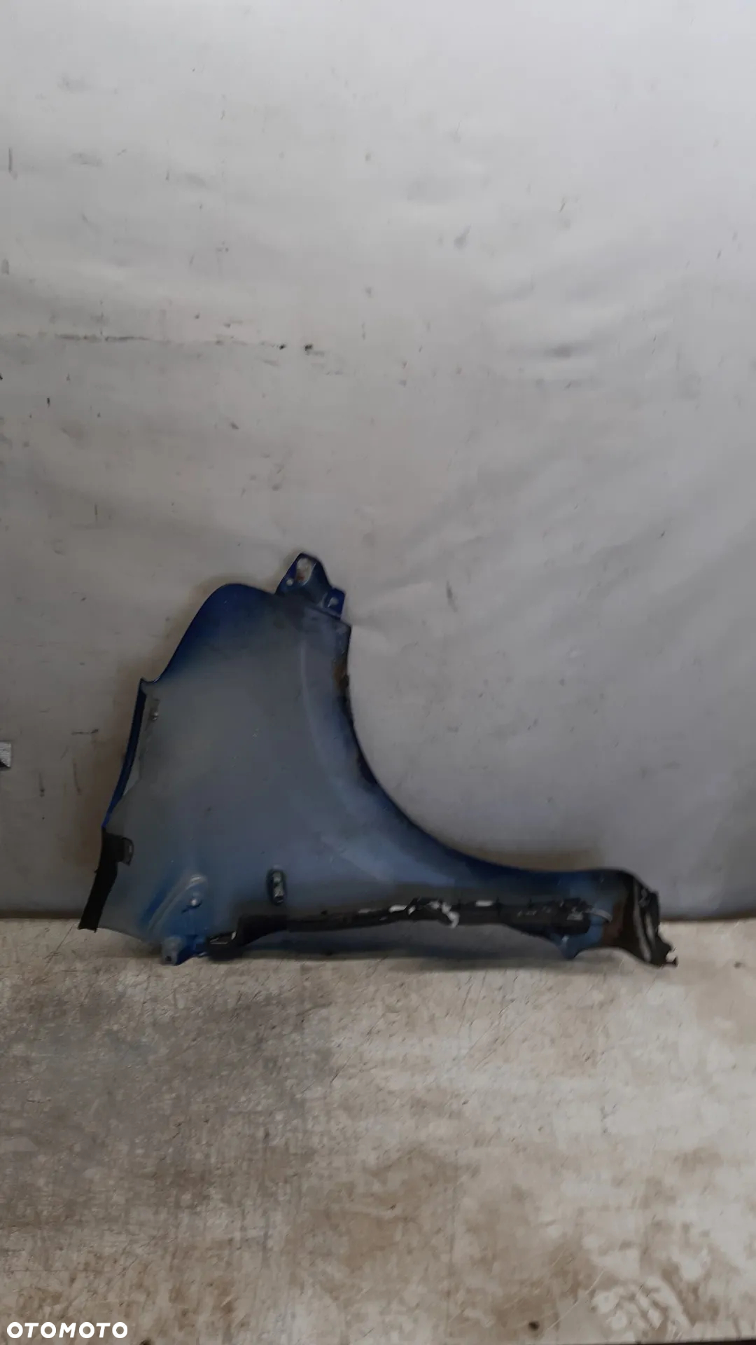 * BŁOTNIK PRZÓD PRZEDNI LEWY DO TOYOTA AYGO GRANATOWY 8M6 - 4