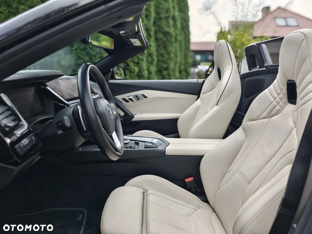 BMW Z4 sDrive30i - 16