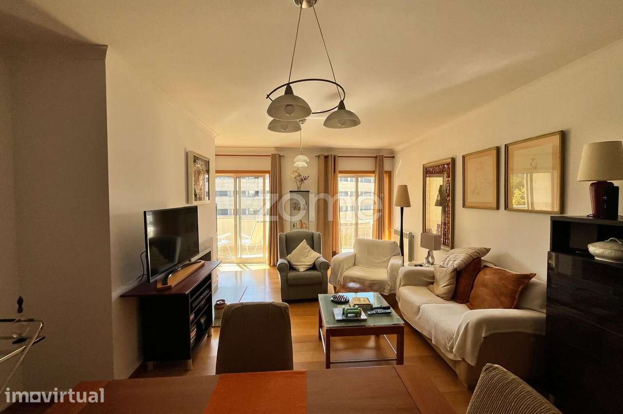 Extraordinário Apartamento T3 na Quinta do Bosque com suíte e varan... - Grande imagem: 2/37