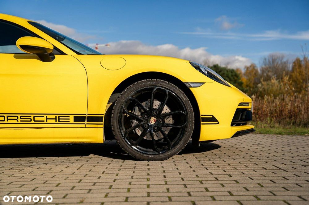 Porsche 718 Cayman - 9