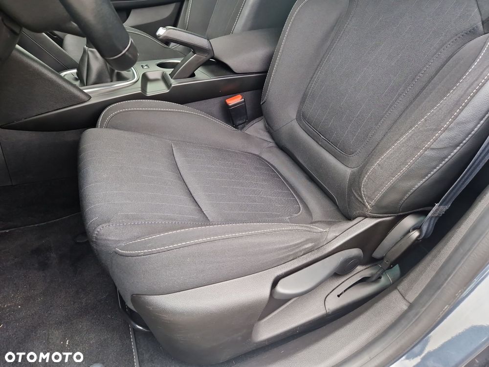 Renault Megane 1.5 Blue dCi Zen - 12