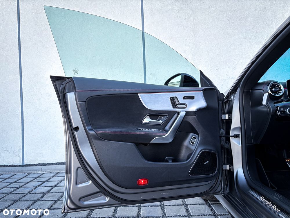 Mercedes-Benz CLA 250 4Matic 8G-DCT AMG Line Advanced Plus - 19