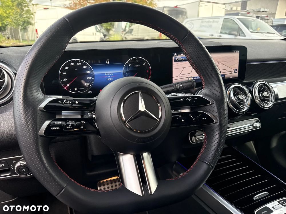 Mercedes-Benz GLB 200 d AMG Line 8G-DCT - 15