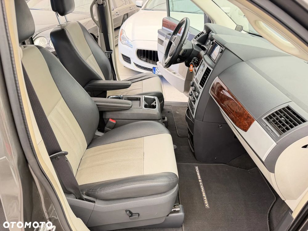 Chrysler Town & Country 4.0 Limited - 7