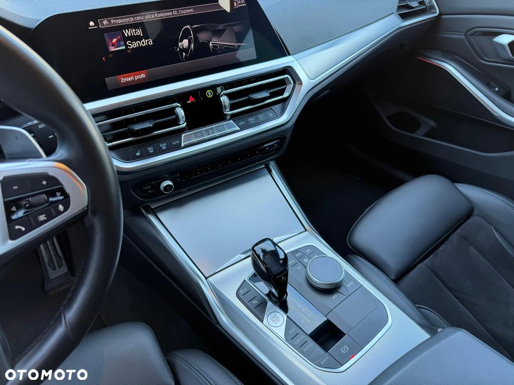 BMW Seria 3 320d xDrive M Sport Shadow - 13
