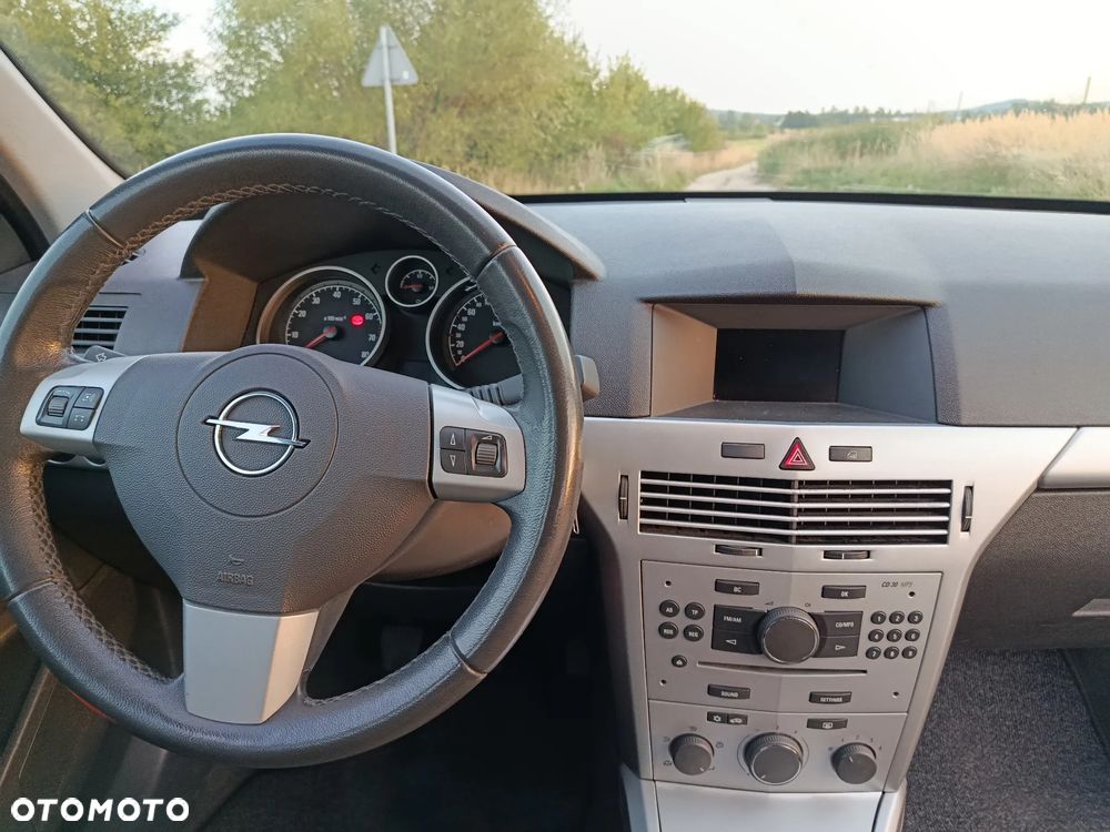 Opel Astra 1.6 Color Edition - 27