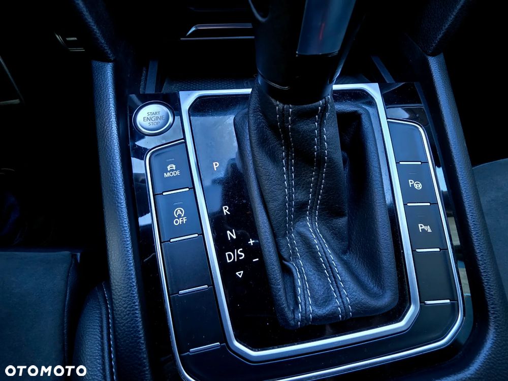 Volkswagen Arteon 2.0 TDI SCR 4Motion DSG R-Line - 24