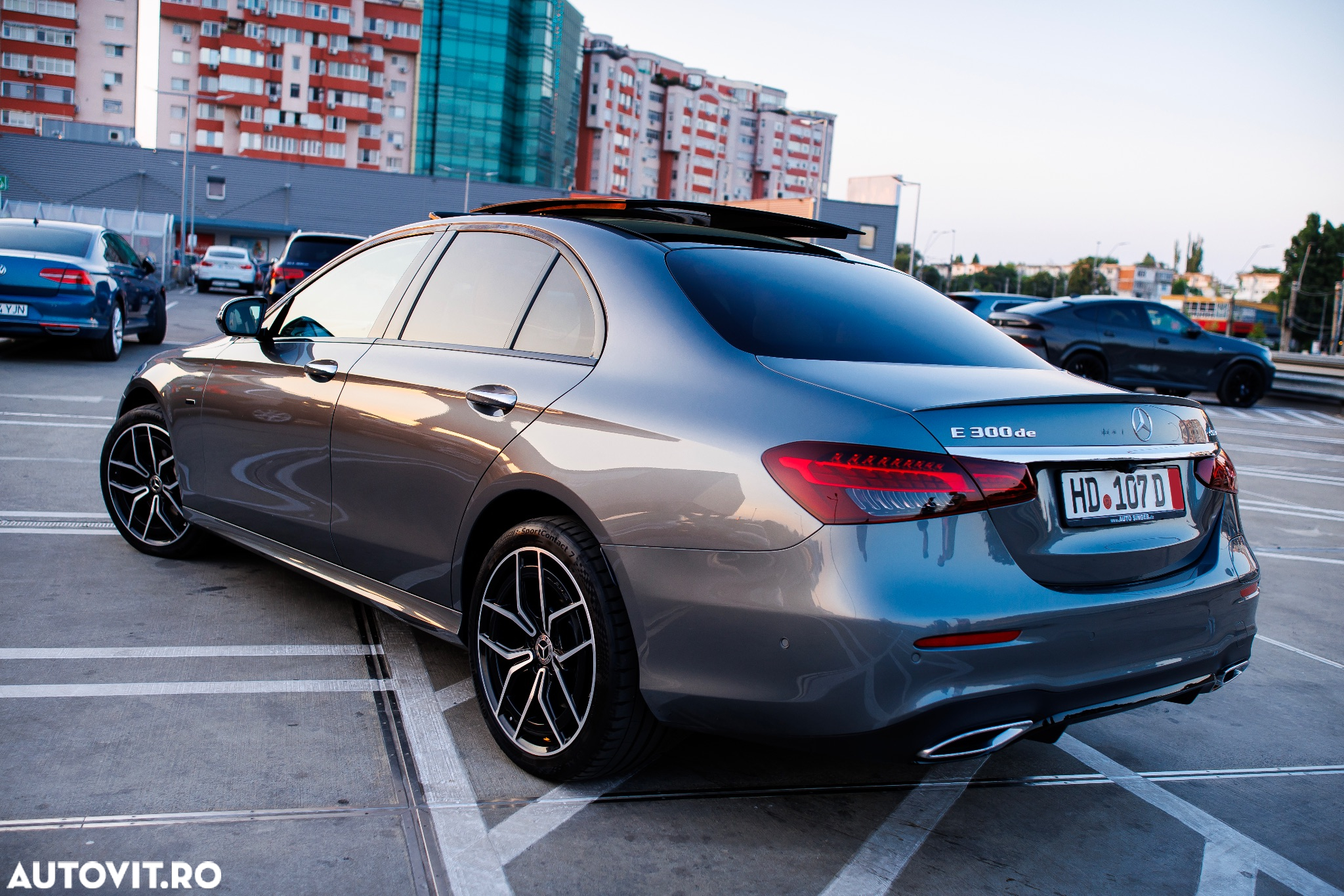Mercedes-Benz E 300 de 4Matic 9G-TRONIC AMG Line - 8